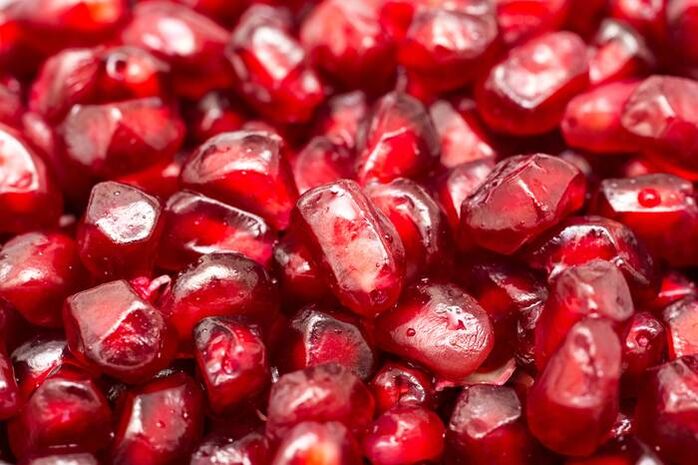 Pomegranate seed oil cream will help you stop age-related changes in facial skin